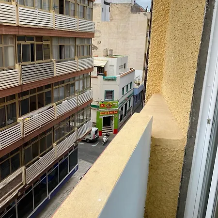 Apartamento With Small Balcony